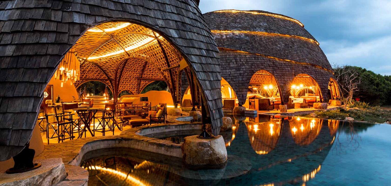 Luxury Stays and Travels in Sri Lanka: Embracing Paradise in Opulence